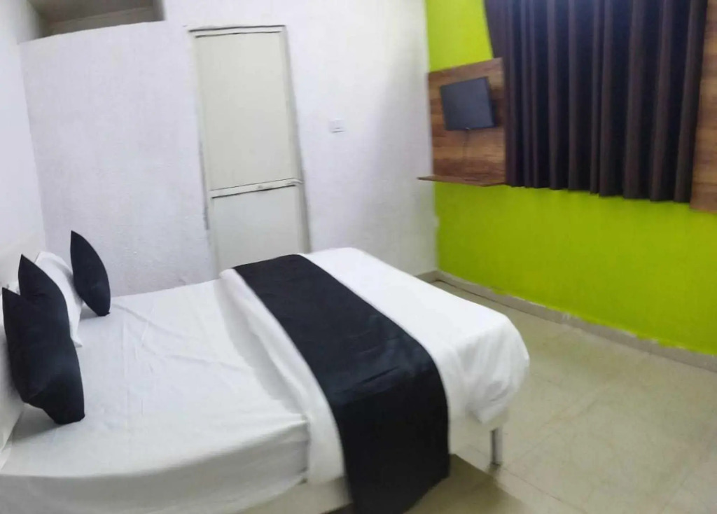 OYO 80597J Hotel Lotus Prime