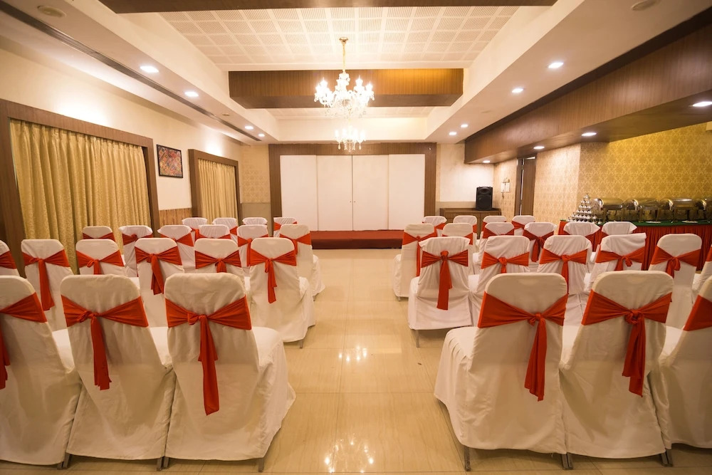 Hotel Monarch Guestline in MIDC Rabale, Navi Mumbai