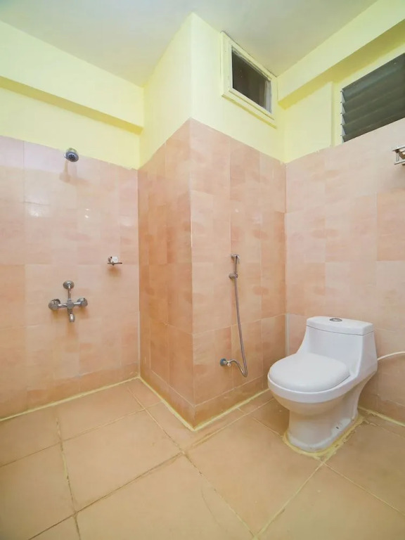 Oyo 40720 Hotel Srs Regency