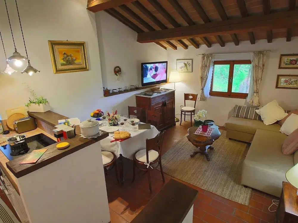 Spacious Villa With Pool in Fabriano Italy