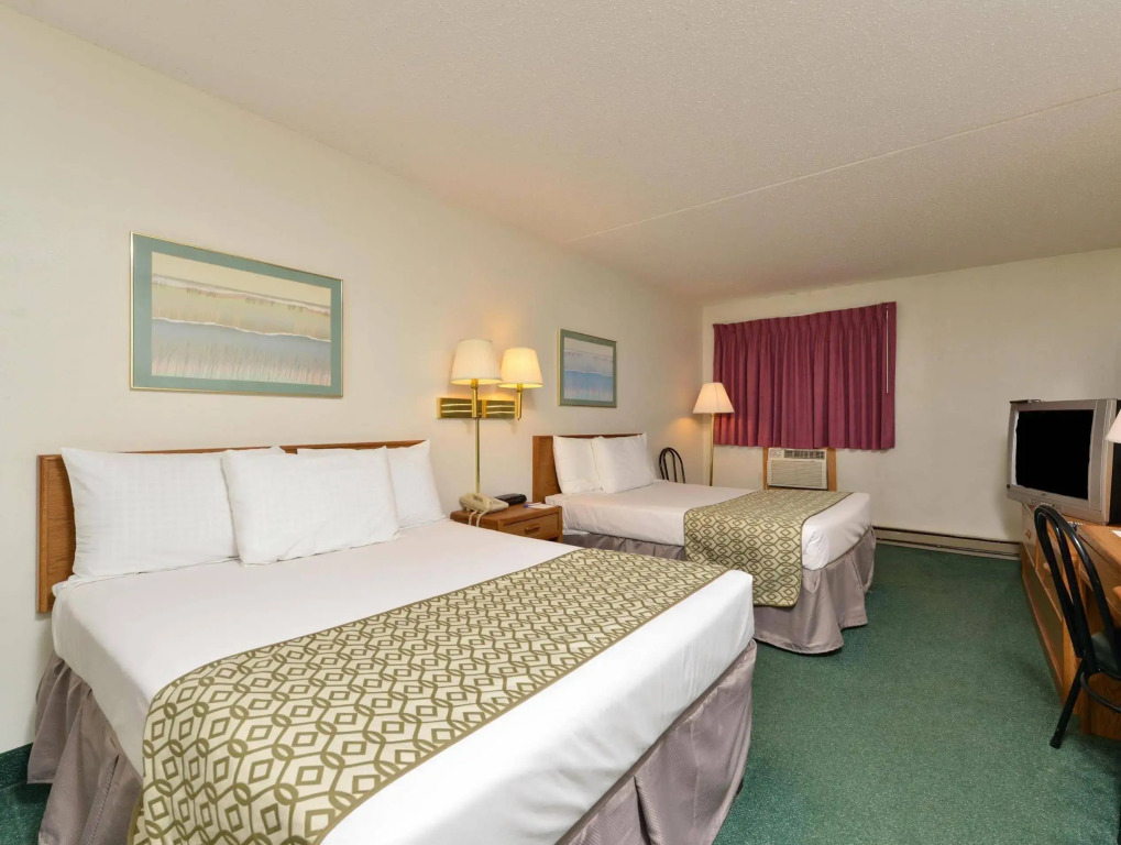 OYO Hotel Pipestone MN, Canterbury Park