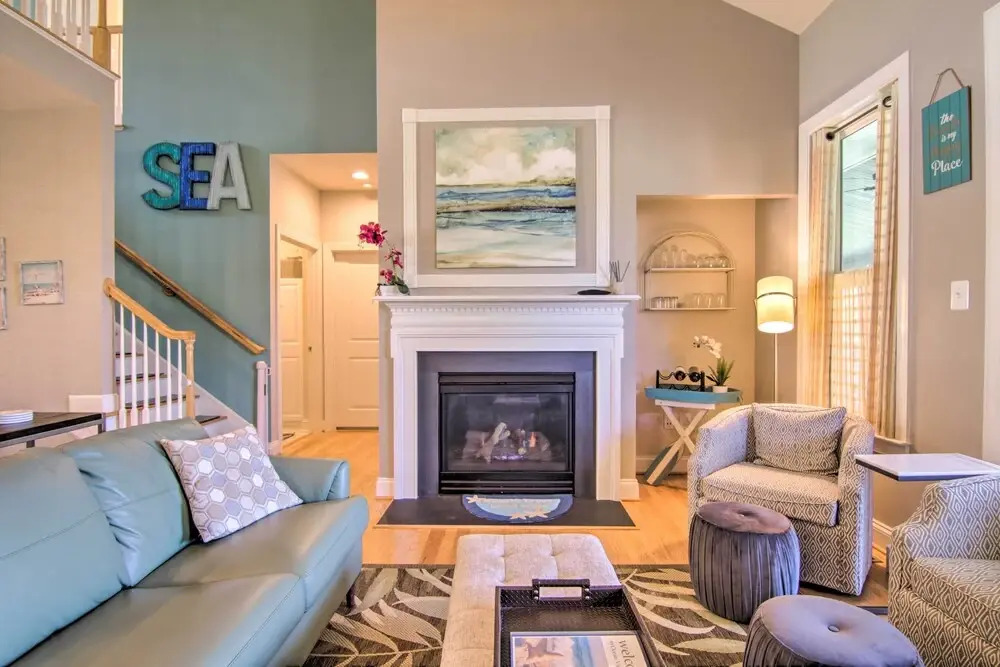 Resort Amenities & Screened Porch: Ocean View Home