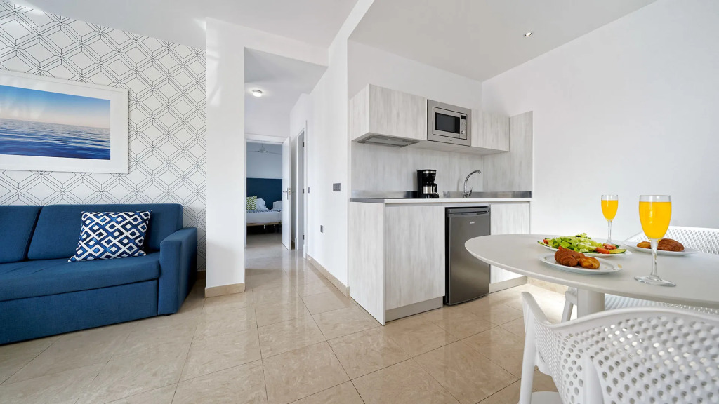 Отель Broncemar Beach Suites