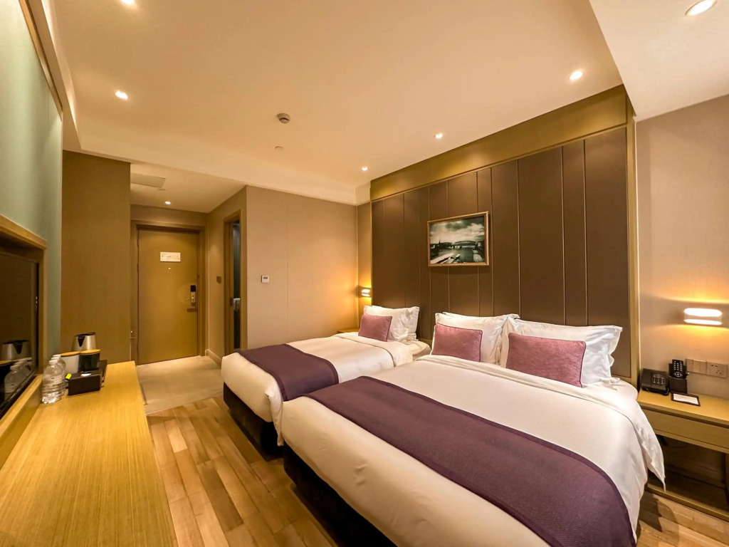 SHANGHAI-DECO Hotel-Free shuttle bus to Pudong Airport and Disneyland