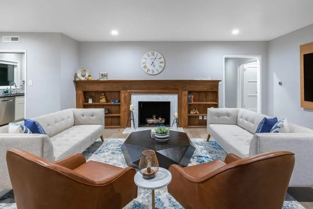 Hidden Valley Pl - 90210 Villa With Canyon Views and a Large Private Backyard