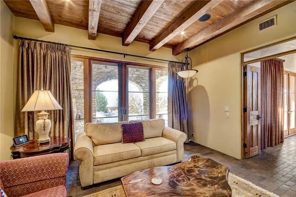 The Sunrise Retreat, 2 Bedrooms, Fireplace, Wifi, Jetted Tub, Sleeps 6