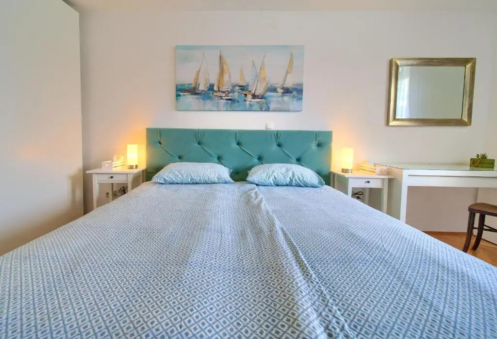 Apartment Frane