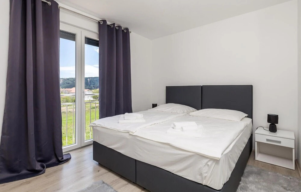 Amazing Home in Rab With Wifi, 4 Bedrooms and Swimming Pool