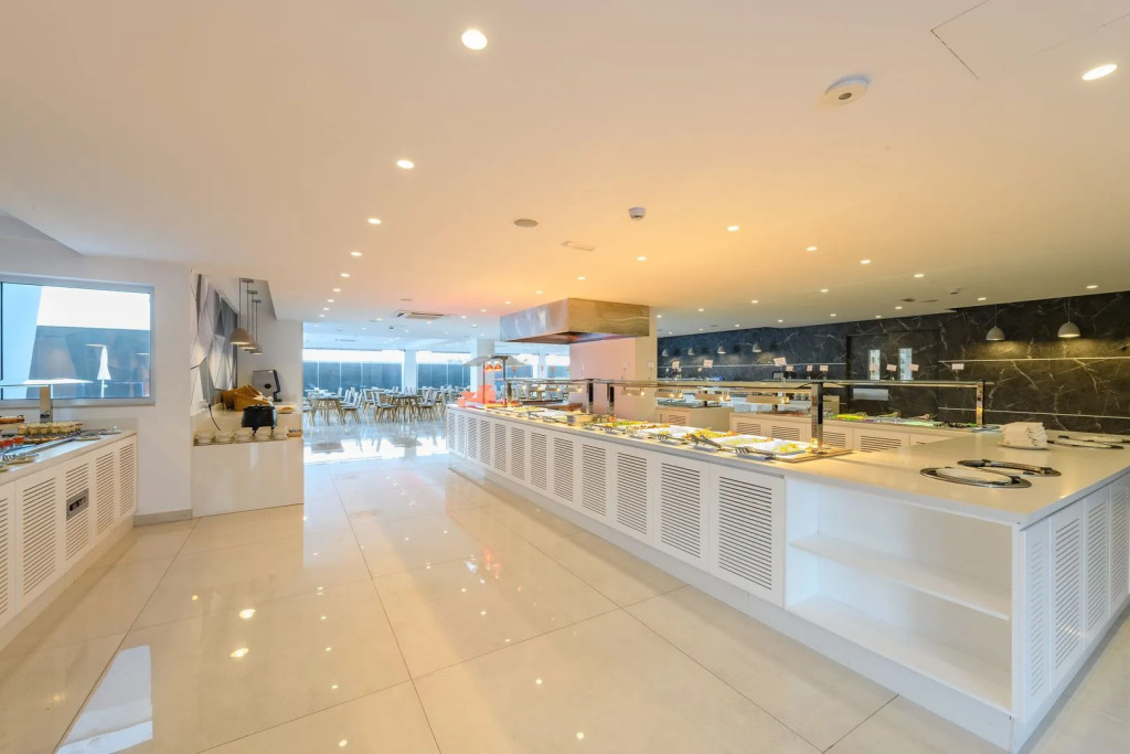 Seasons Hotel