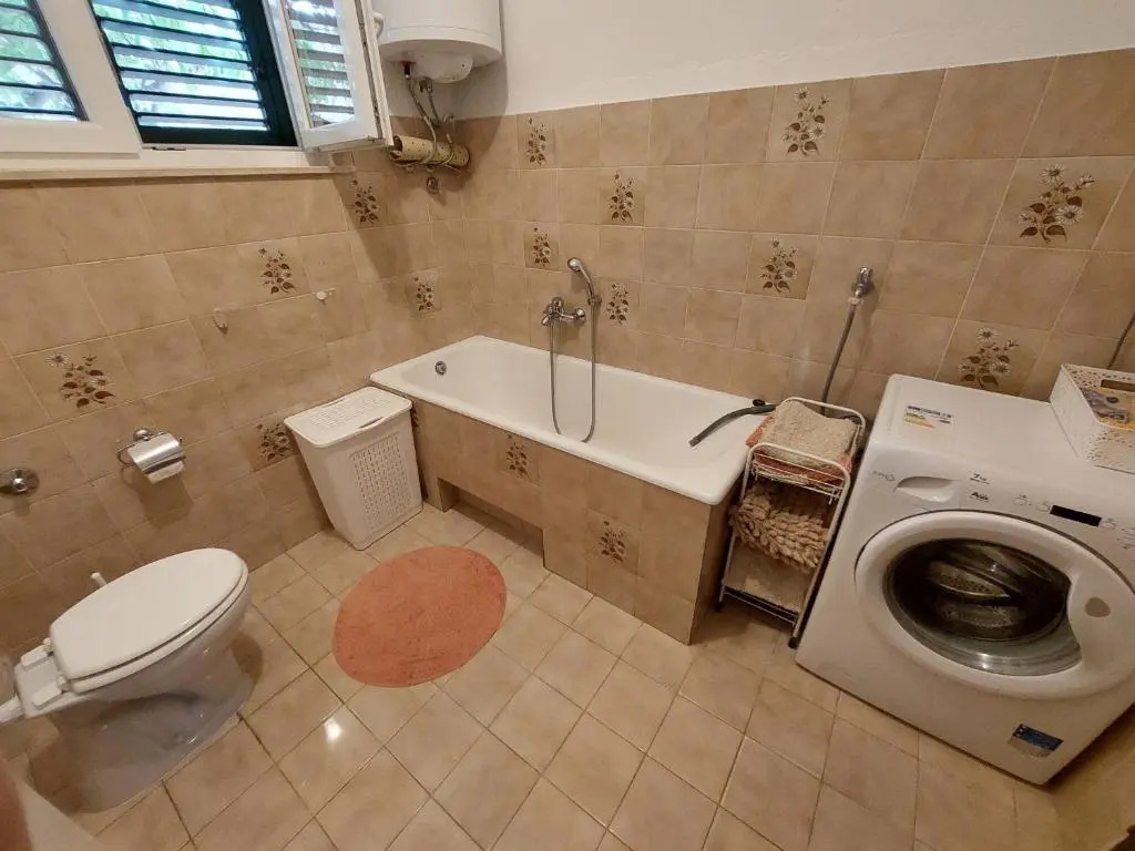 Spacious apartment Ita - near beach (terrace, sea view)