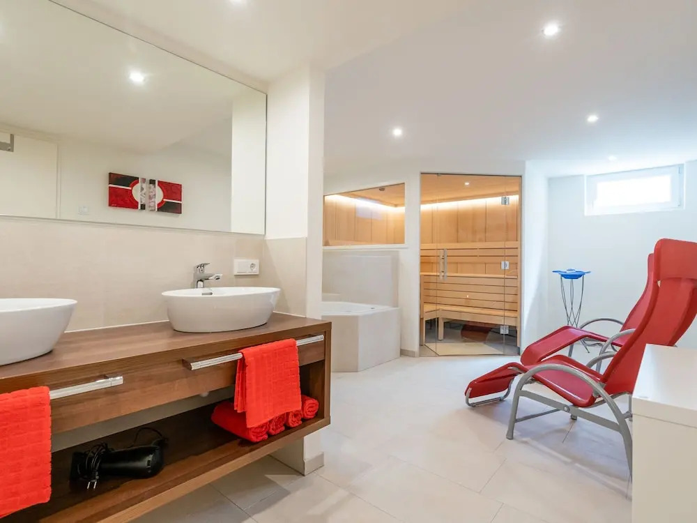 Opulent Holiday Home in Piesendorf with Sauna & Hot Tub