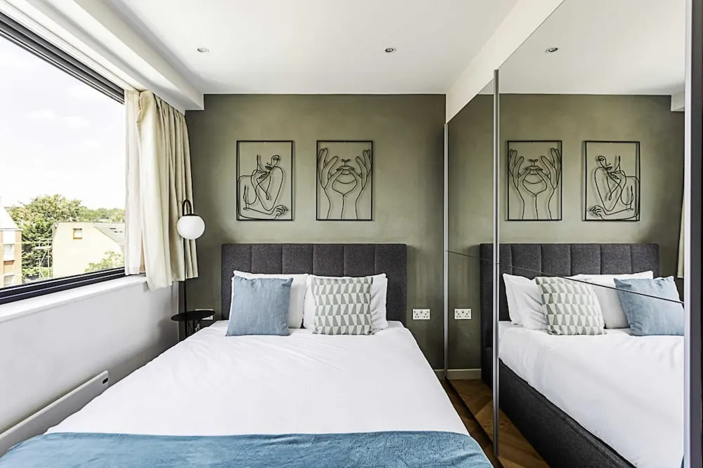 1-bed Apartment: Close to Wimbledon Station