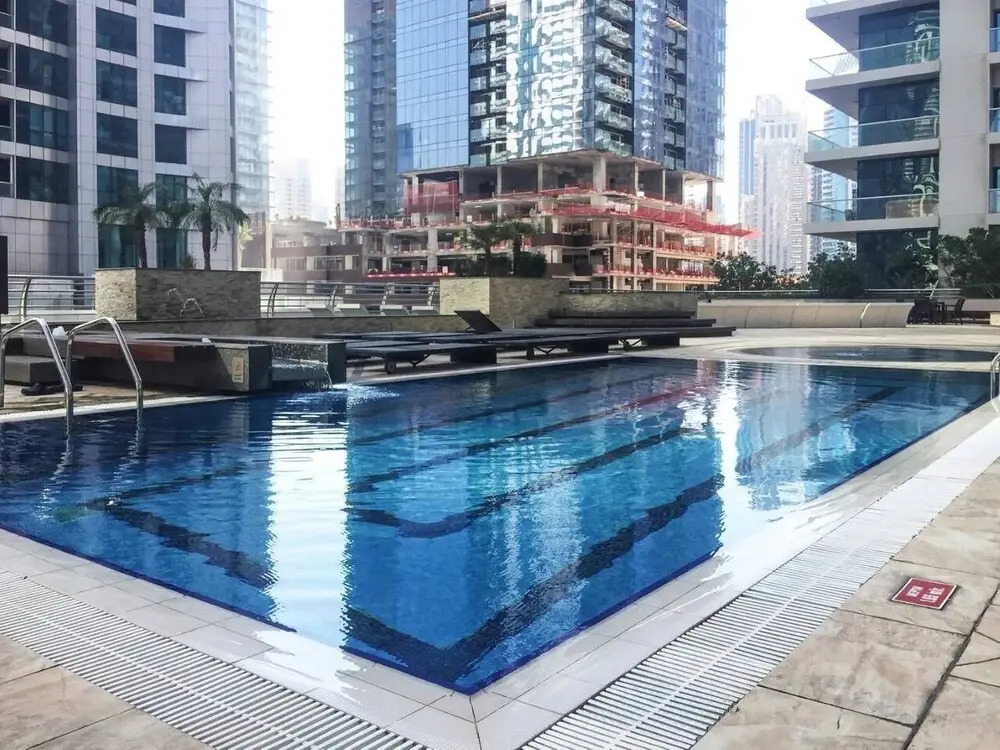 Elegant and Spacious 2BR w/ Sea Views in Marina!