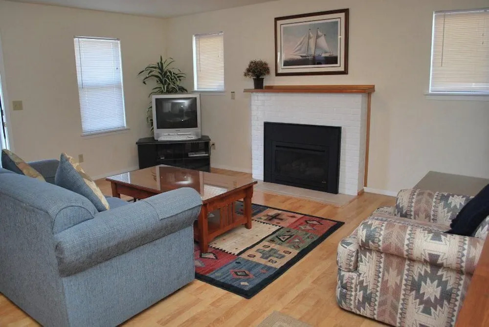 1860 Beach Drive #1