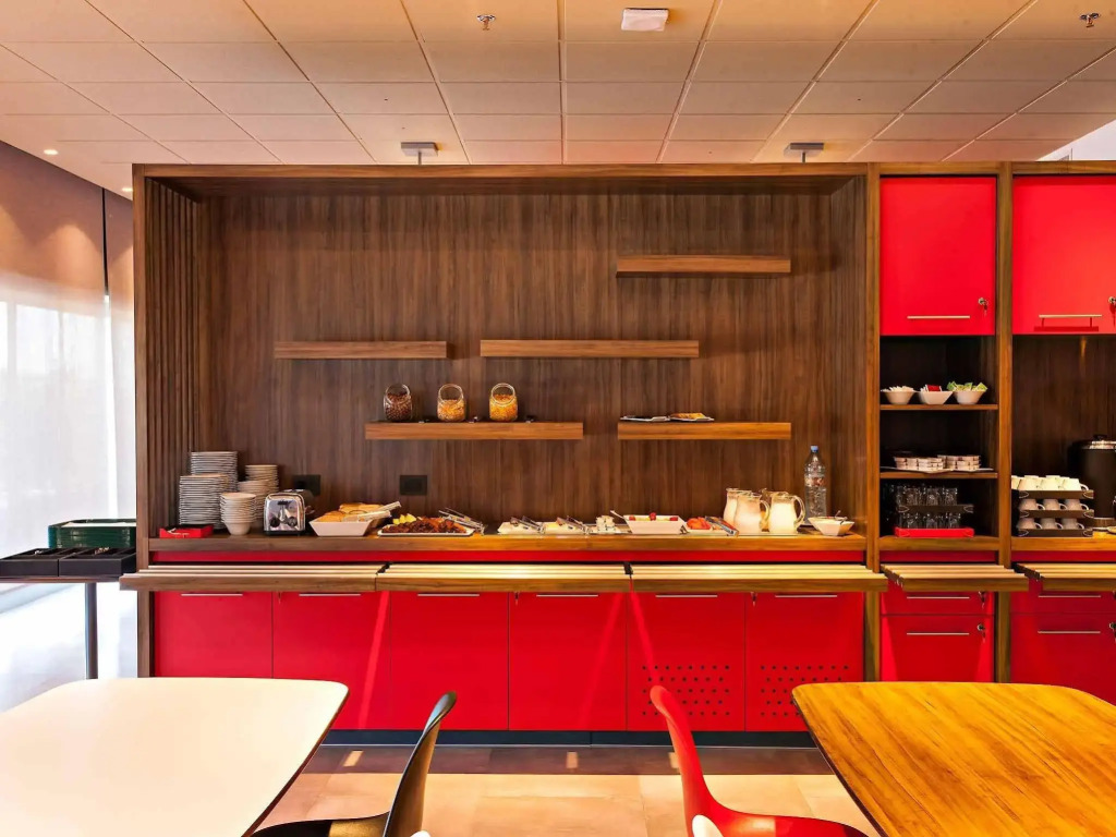ibis Pilar