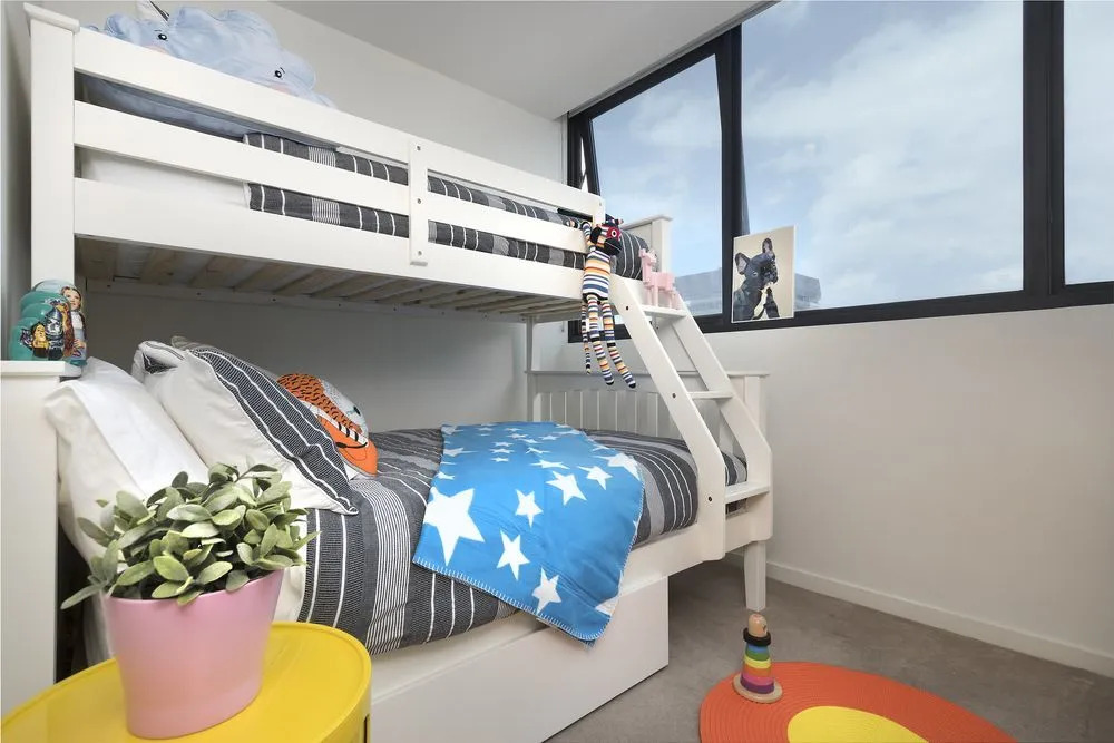 Modern 3 Bdr Apt Sutherland St