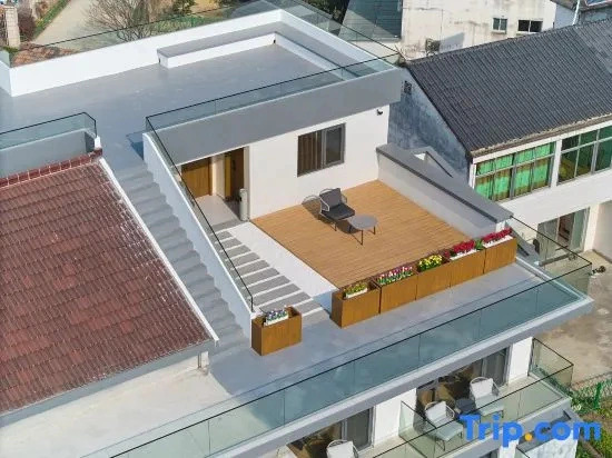 Floral Hotel·Lingxi Light‑Luxury Smart Homestay