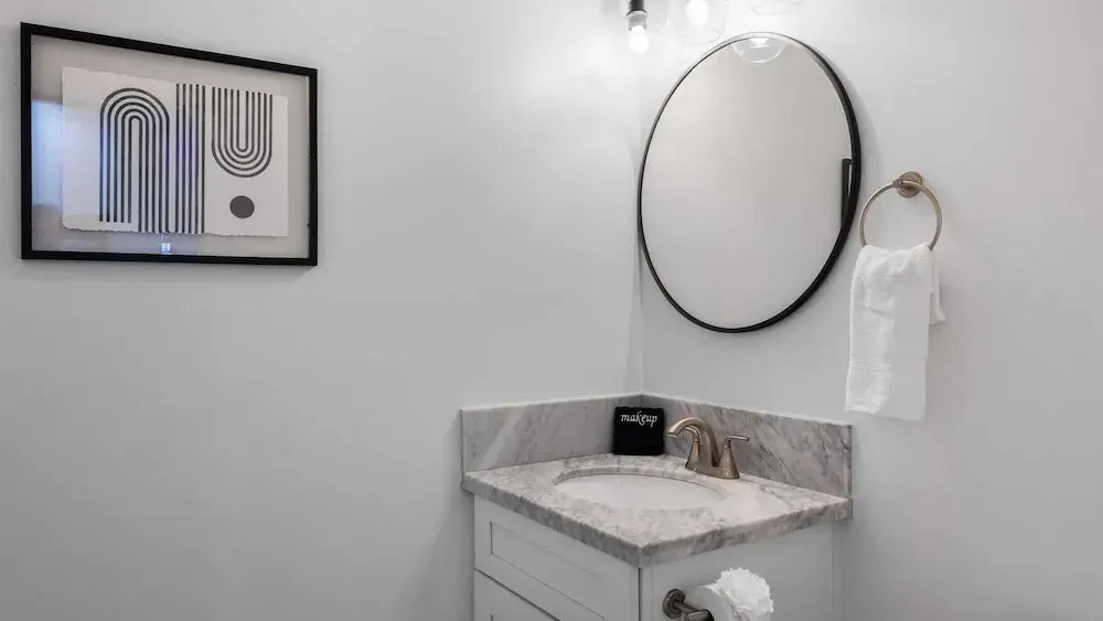 Scottsdale Retreat w/ Private Pool, Outdoor Dining & Close to Old Town Fun Casa Cambridge by Avantstay