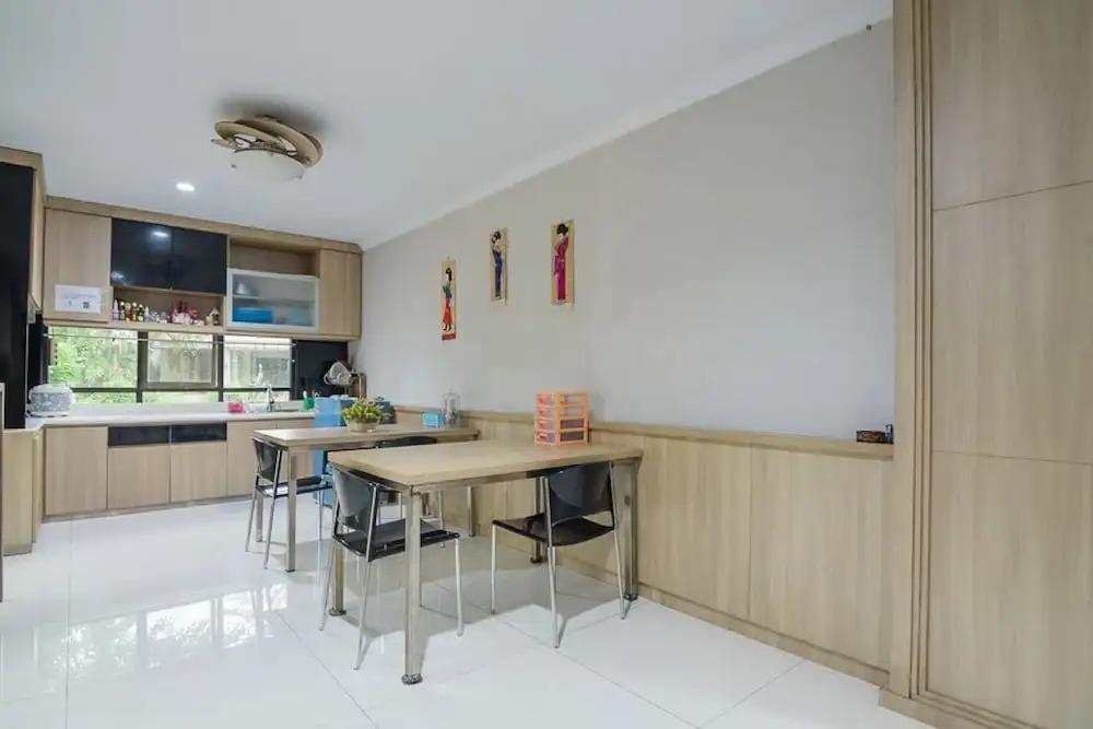 RedDoorz Plus near Lippo Cikarang Mall