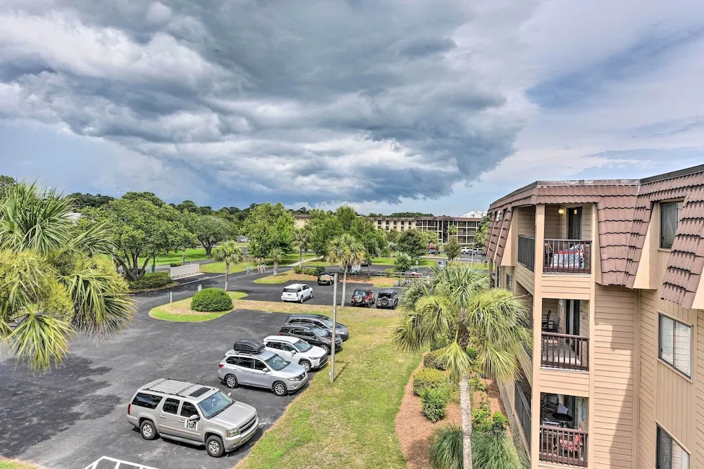 Balcony w/ Tennis Court View: Hilton Head Condo