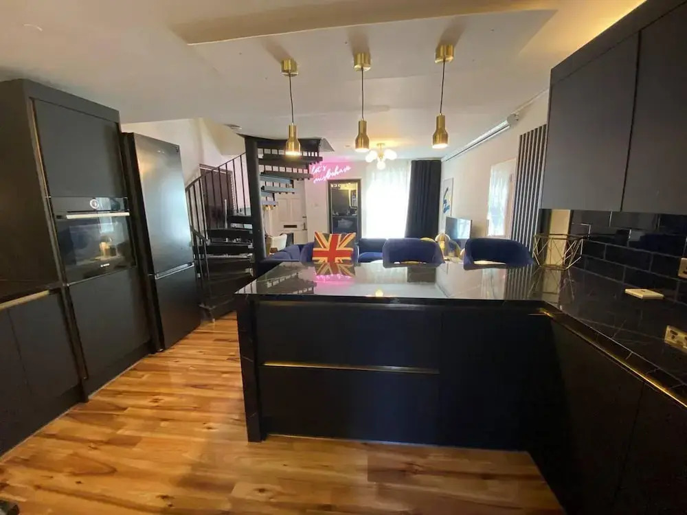 Stunning 2 bed Apartment, in the Heart of Exeter
