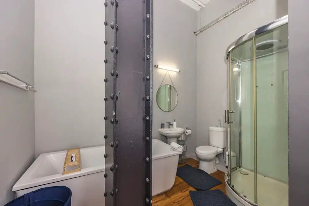 Modern Minimalism 2 Bedroom Apartment Near the Castle of Good Hope