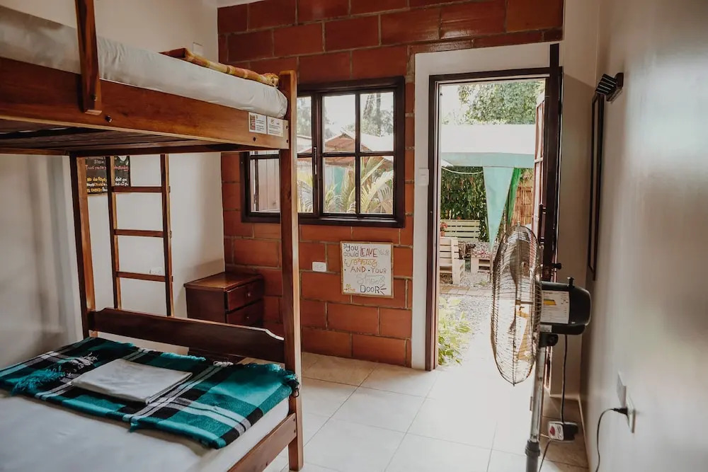 Esperanto Bed & Breakfast Surf Hostel