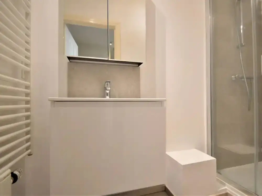 Rochehaut Hideaway With Tub