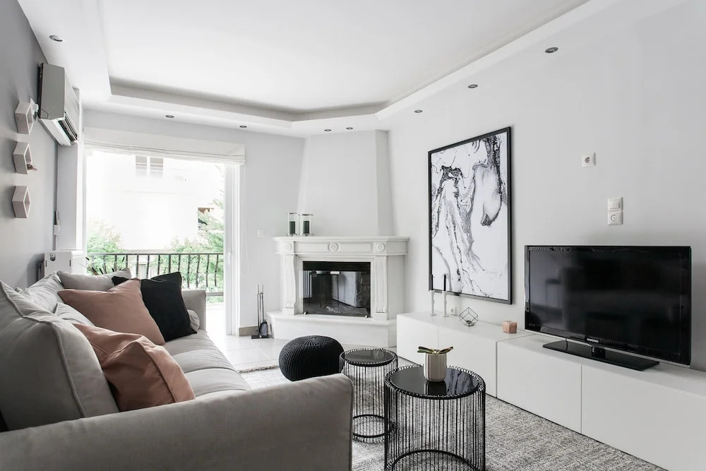 UPSTREET Modernized & Spacious 2BD Apartment in Chalandri