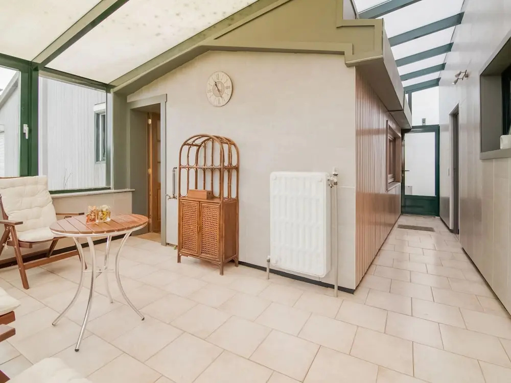 Cottage in Vaux-sur-sure With Garden