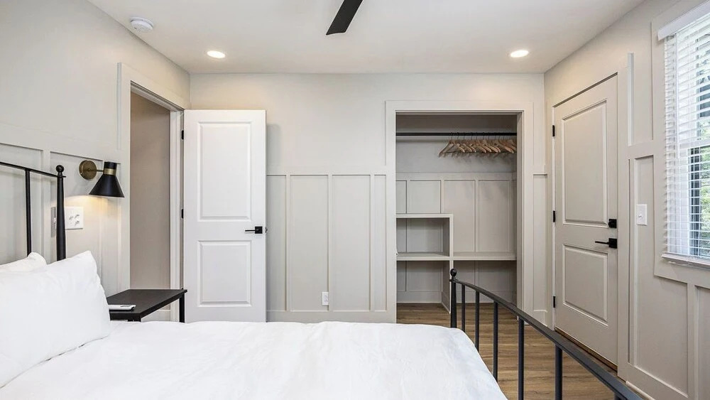 16 Guests Modern Suites, Mins to Downtown The Nomad 4BR Buyout by Avantstay
