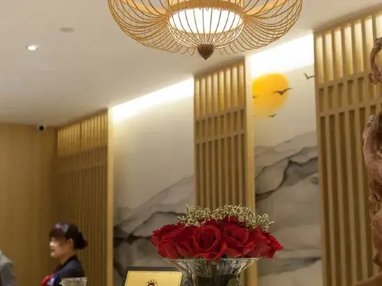 Future Yiju Shanghui Hotel (Zhengzhou Manhadun Yanzhuang Metro Station)
