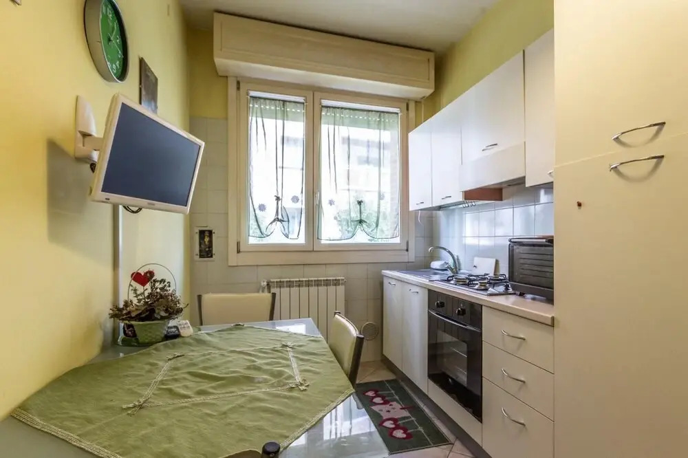 Dossetti in Bologna with 1 bedrooms and 1 bathrooms