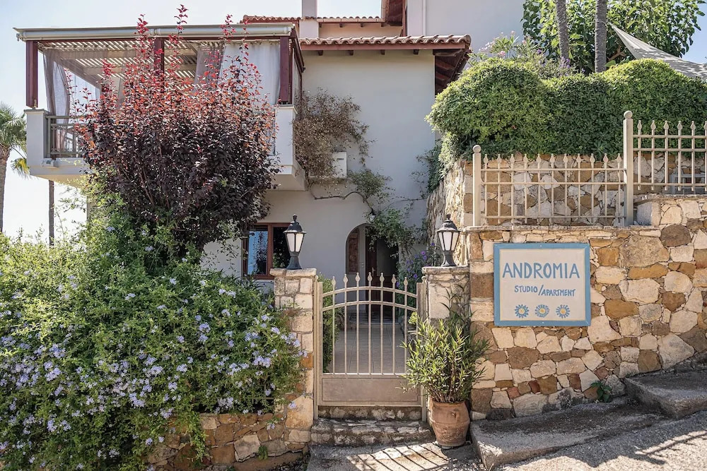 Andromia Studios & Apartments
