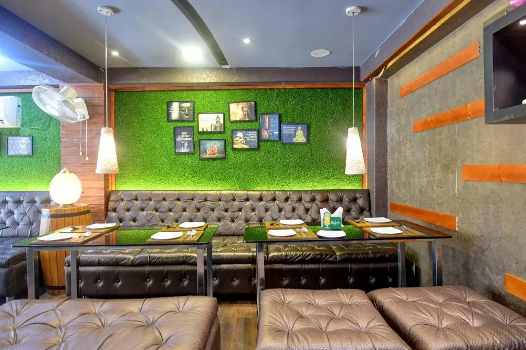 FabHotel Prime Grand Palace