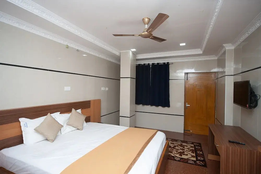 SPOT ON 30656 Sree Padma Residency