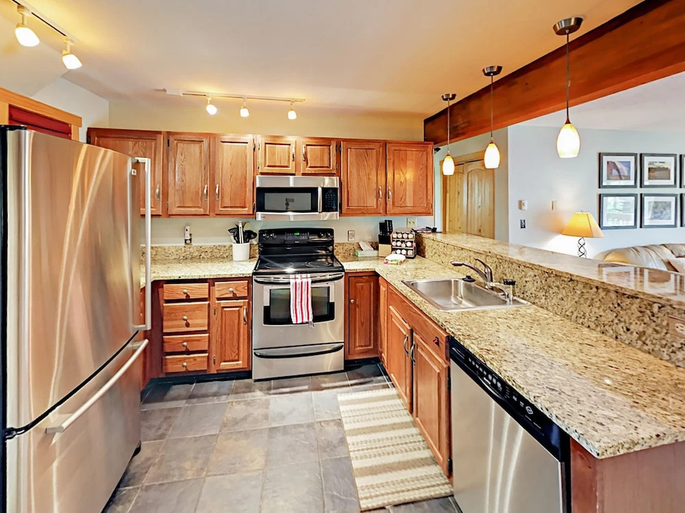 30 E Viking Dr Condo A101 3 Bedrooms 2 Bathrooms Condo