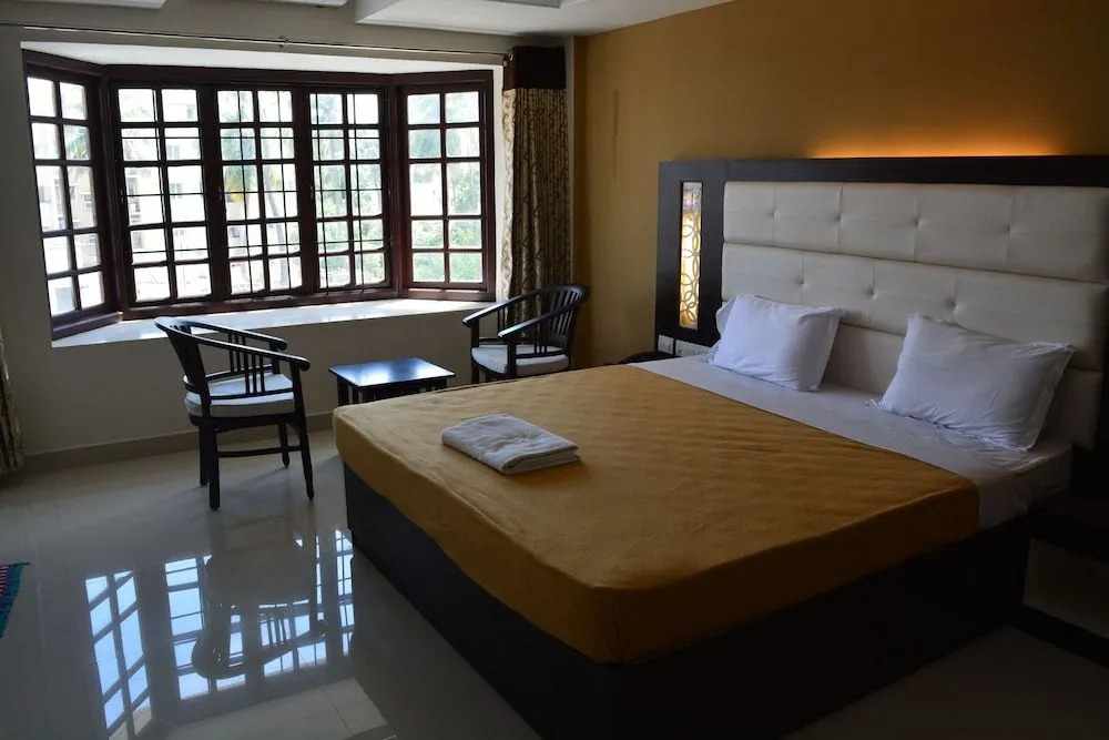 PPH Living TriColours Hotel Gandhipuram