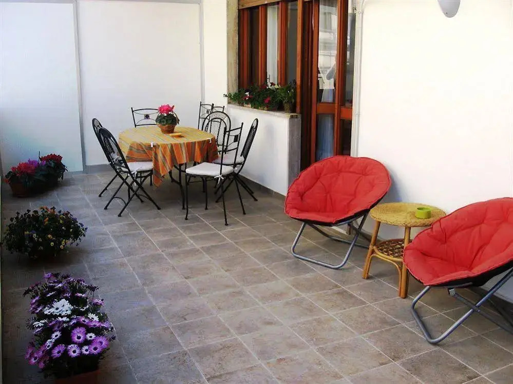 B&B Piazza 300mila