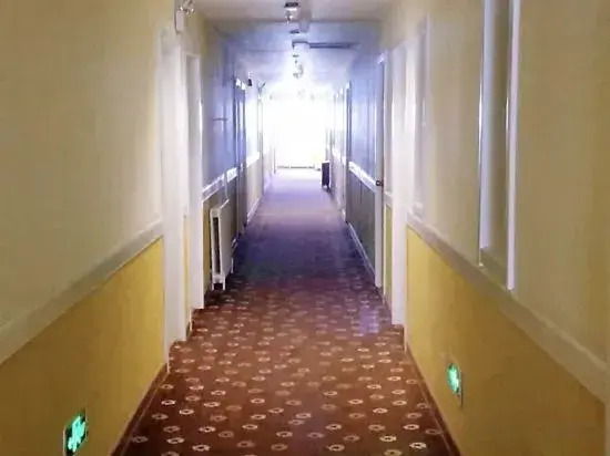 Home Inns (Hami Railway Station Bayi North Road)
