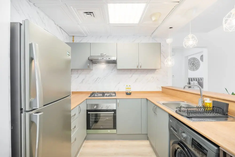 Cozy 1BR Gem in Marina With City Views