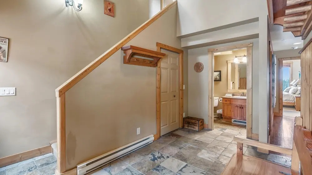 Forest Lane Hideaway - Luxurious Family Friendly Home with Private Hot Tub