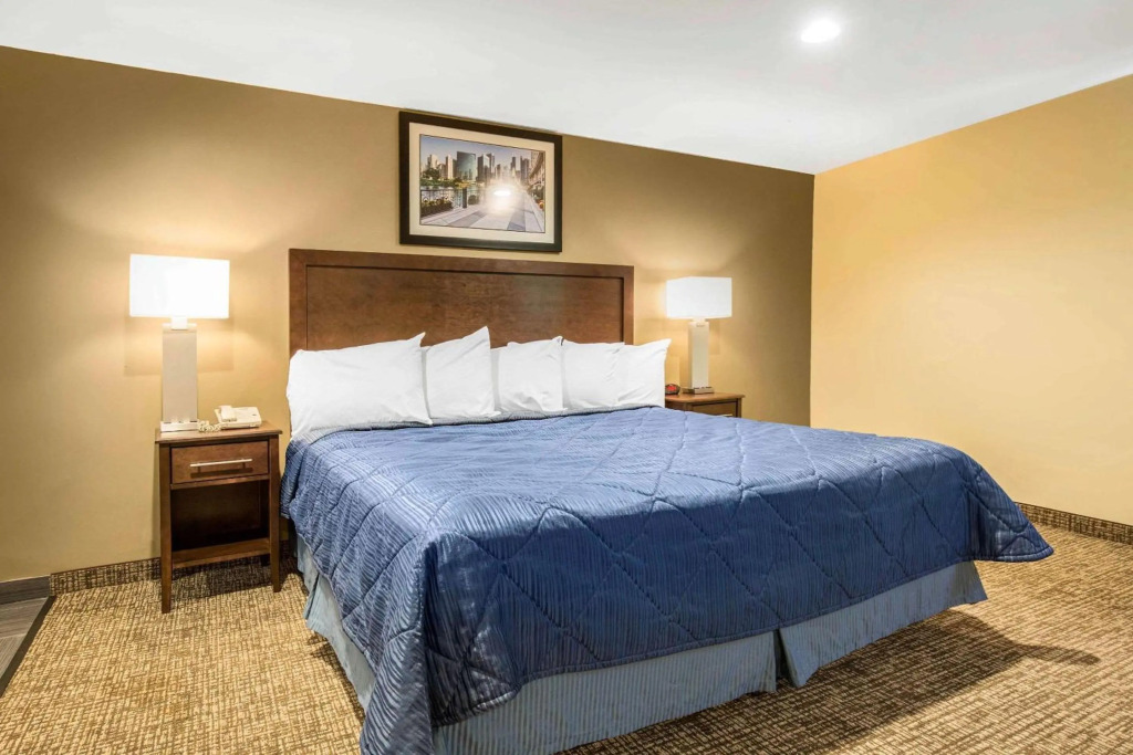Rodeway Inn Lyons - La Grange