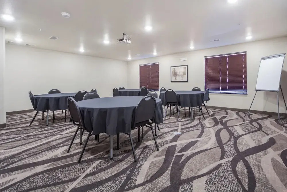 Cobblestone Inn & Suites - Winters