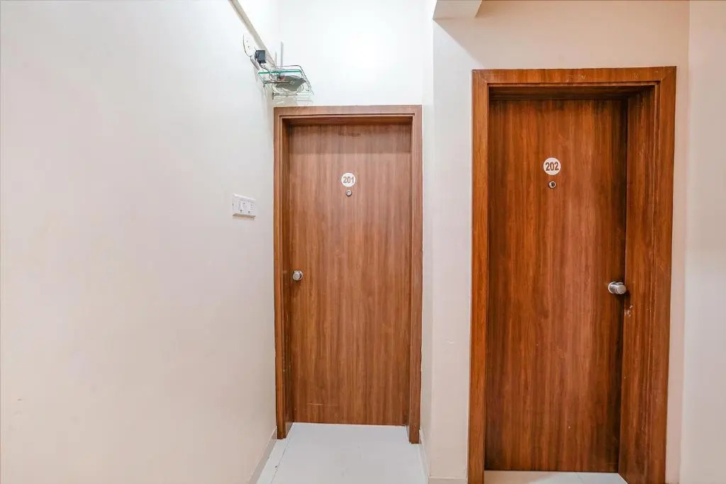 Fabhotel Himalay Guest House