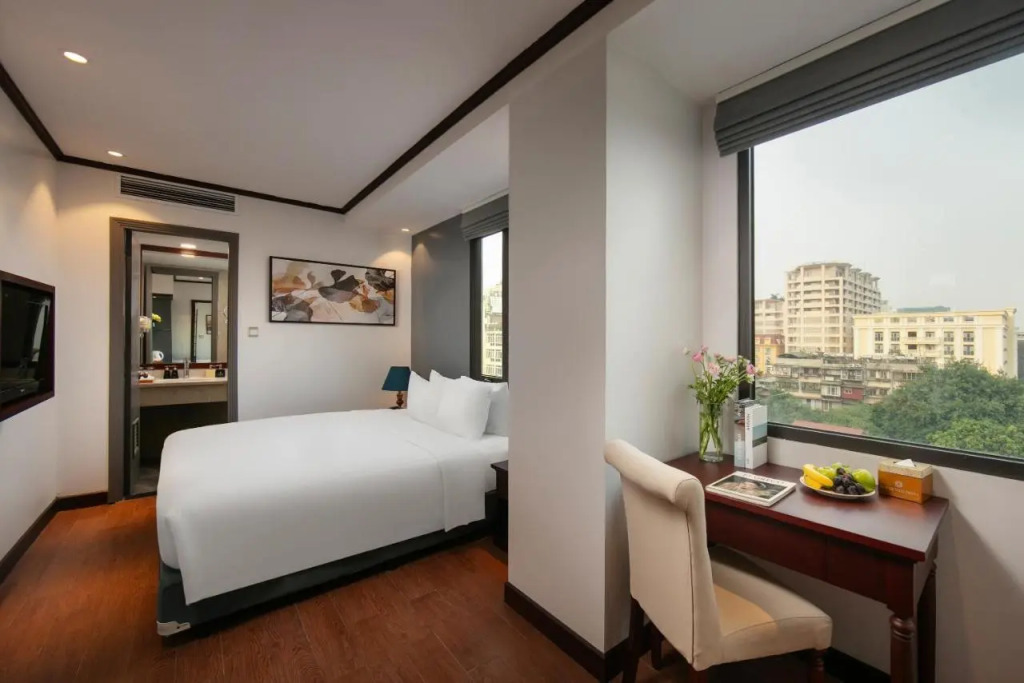 MAY DE VILLE Corner Hotel