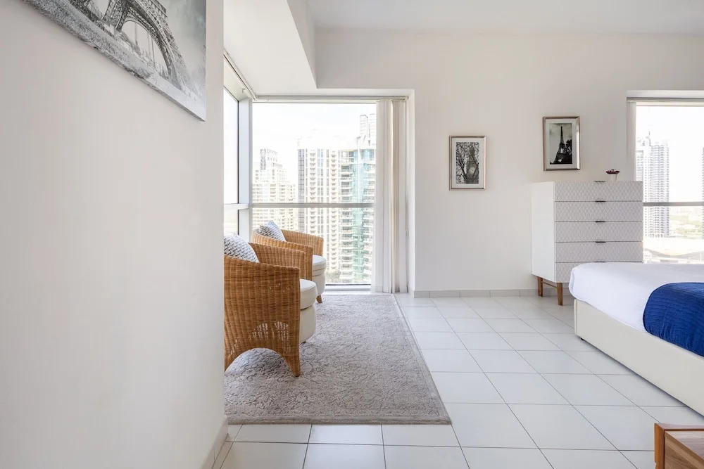 Gorgeous and Spacious 3BR With Full Marina Views!