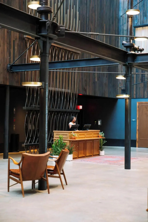 Crossroads Hotel
