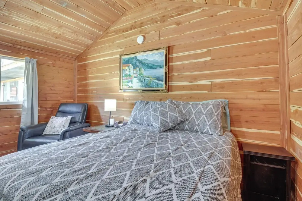 Cabin 2 Mi to White River: Great for Anglers!