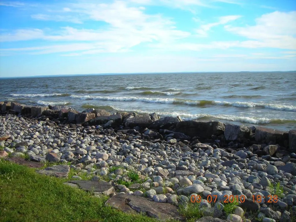 Lakeshore Suites
